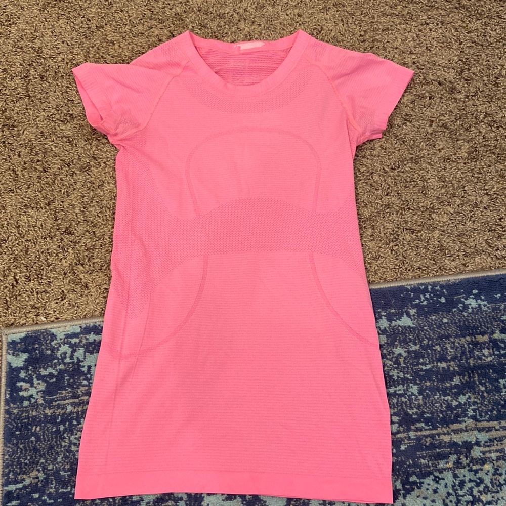Lululemon swiftly tech short sleeve
